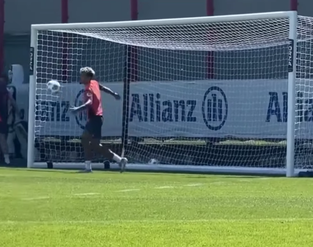 Luis Díaz sorprende como arquero en entrenamiento del Bayern Múnich