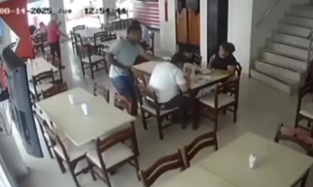 Asalto a restaurante en la 84, al mediodía