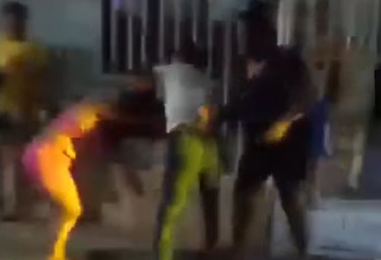 “Julián David es mío y no me lo vas a quitar”: dos mujeres se enfrentan por el amor de un hombre en plena calle de Barranquilla.