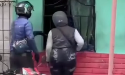 Cobradiarios rompen vidrios de una vivienda en el sur de Barranquilla y vecinos casi los linchan