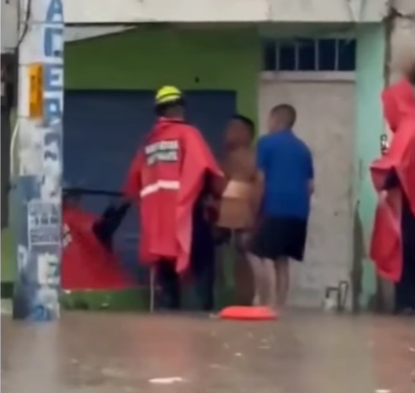 El aguacero no lo dejó descansar en paz