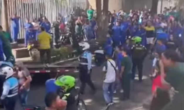 Operativo de tránsito en Bucaramanga terminó en trifulca con estudiantes de la Universidad Cooperativa