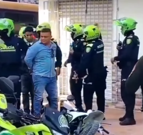 Policía herido y dos capturados tras persecución en Soledad