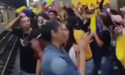 “No quiero bono, no quiero CLAP, quiero que se vaya Nicolás”: protesta en el Metro de Caracas
