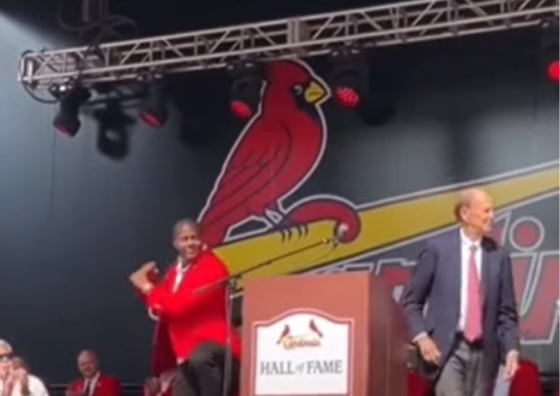 Edgar Rentería ya es inmortal en el Salón de la Fama de los Cardenales