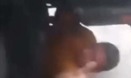 Hombre se metió debajo de una grúa para impedir que se llevaran su carro
