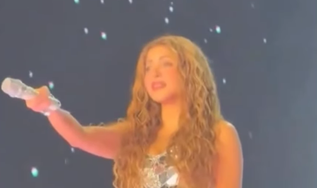 Shakira se quiebra en pleno concierto al cantar ‘Última’ y emociona a todos