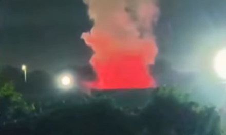 Incendio en patio de Sobusa consume varios buses en la madrugada
