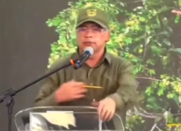 Petro alerta que una invasión de EE.UU. a Venezuela sería “el peor error” y pondría en riesgo a Colombia