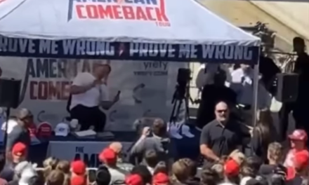 Charlie Kirk, líder conservador aliado de Trump, herido de bala durante un evento en Utah