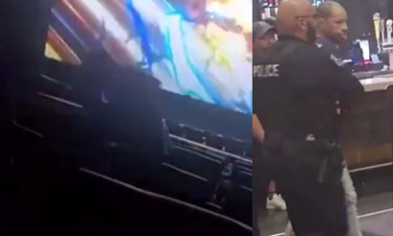Hombre fue arrestado en Arizona por orinar sobre un menor en plena función de cine