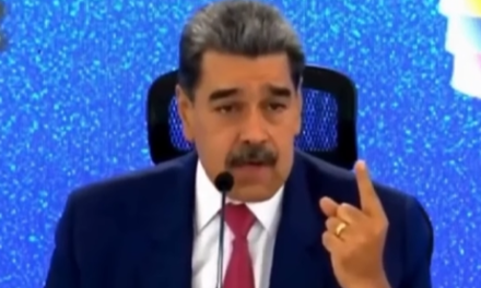 Maduro advierte de “agresión total” de EE.UU. y amenaza con respuesta armada