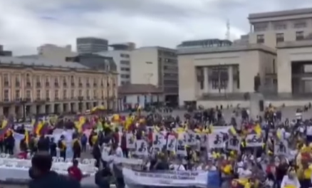 Deportistas protestan en la Plaza de Bolívar contra recorte presupuestal del Gobierno Petro