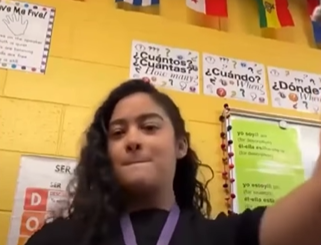 Profesora colombiana se hace viral en EE. UU. al enseñar español con frase navideña costeña