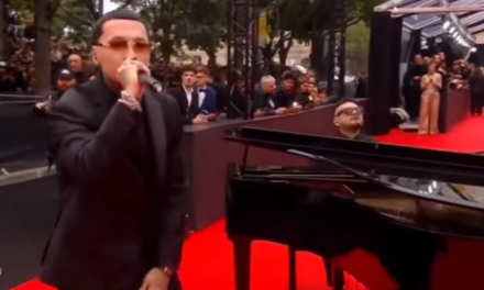 Blessd hizo historia en el Balón de Oro: primer colombiano en inaugurar la gala en París