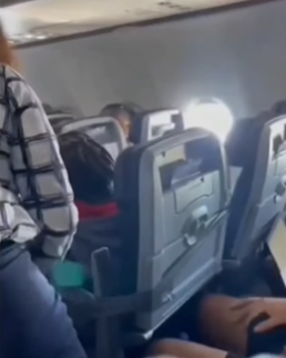Pasajera atada con cinta en vuelo de American Airlines tras agredir a tripulación