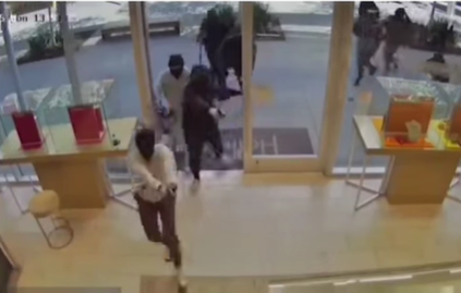 Robo masivo en joyería de San Francisco: más de 20 ladrones arrasaron en minutos