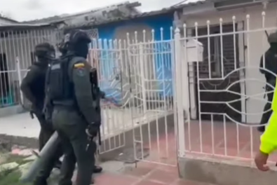 Policía incauta más de 500 elementos usados para licor adulterado en Barranquilla