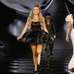 Daniela Álvarez brilló en el Le Défilé 2025 de L’Oréal en París