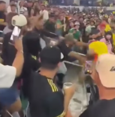 Pelea entre hinchas empaña la goleada de Colombia sobre México