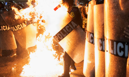 Graves enfrentamientos en Lima durante protestas nacionales