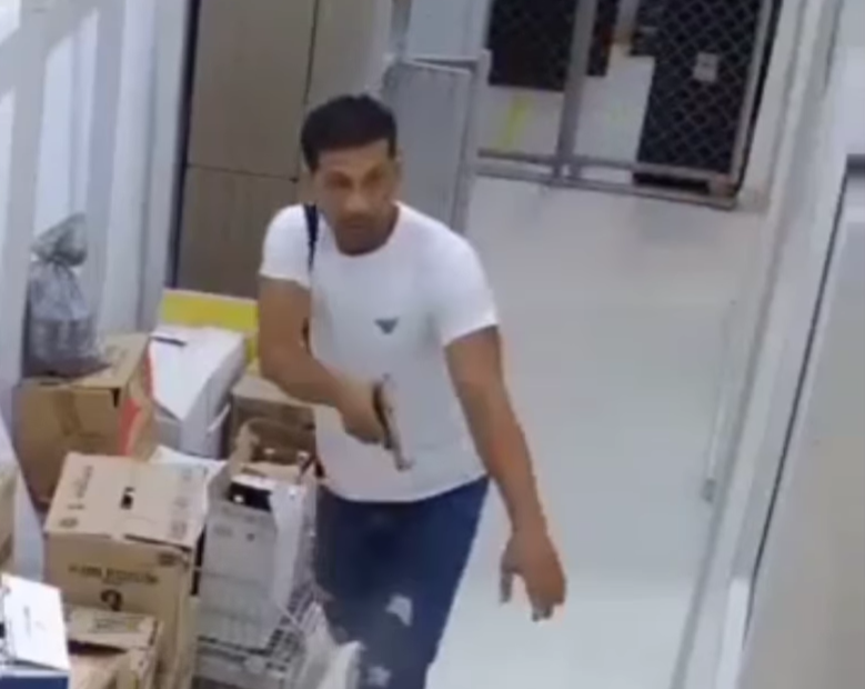 Alias “Pablito”, el ladrón que tiene azotadas las tiendas Ara y D1 en Barranquilla