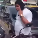 Pareja de motociclistas protagoniza acalorada discusión con agente de tránsito