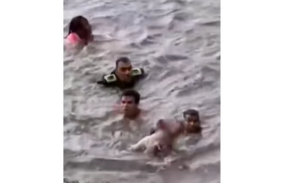 Dramático rescate de una madre y su hija en un caño de Bogotá