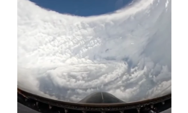 Cazadores de huracanes’ captan impactantes imágenes del huracán Melissa