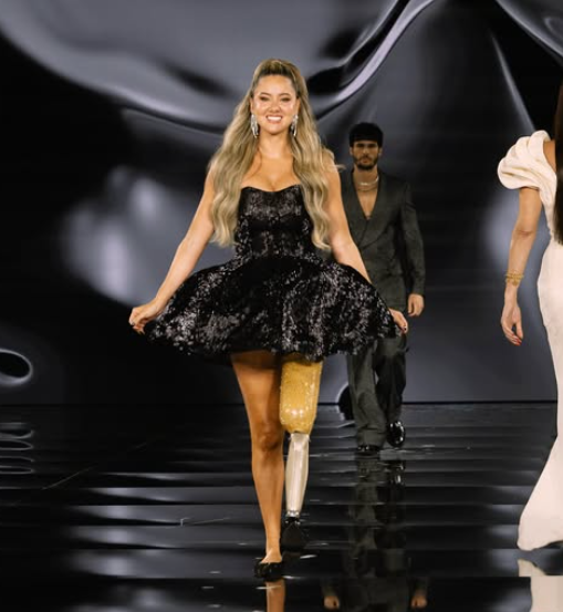 Daniela Álvarez brilló en el Le Défilé 2025 de L’Oréal en París