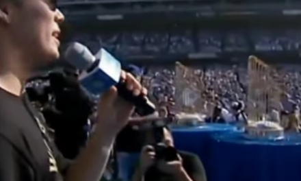  Los Dodgers celebran su título con multitudinario desfile y fiesta en el Dodger Stadium