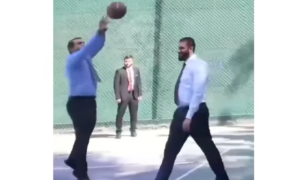 El presidente sirio Ahmad al-Sharaa juega baloncesto con mandos del CENTCOM