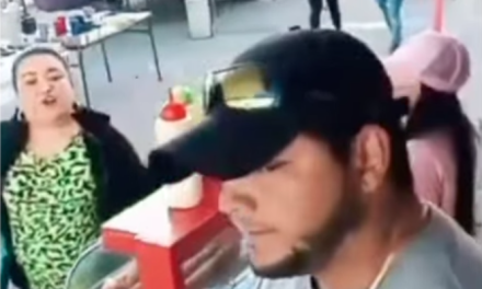 Indignación en Chile: mujer destruye el puesto de un migrante venezolano en plena transmisión en vivo