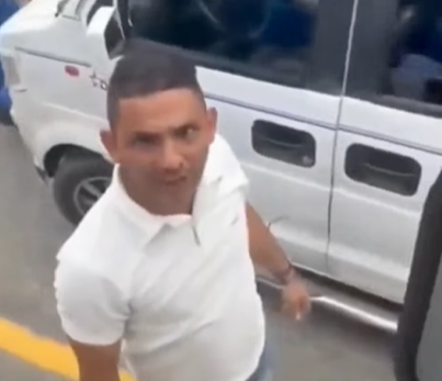 Conductor en contravía provoca caos vial y agrede con arma blanca a camionero en carretera de Colombia