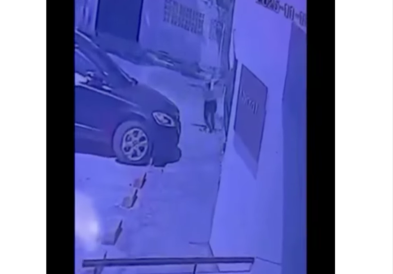 Robo en exclusivo sector de Santa Marta termina en persecución y salto desde un segundo piso