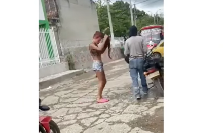 Mototaxista termina en plena ‘batalla campal’ trans un desacuerdo que encendió las redes