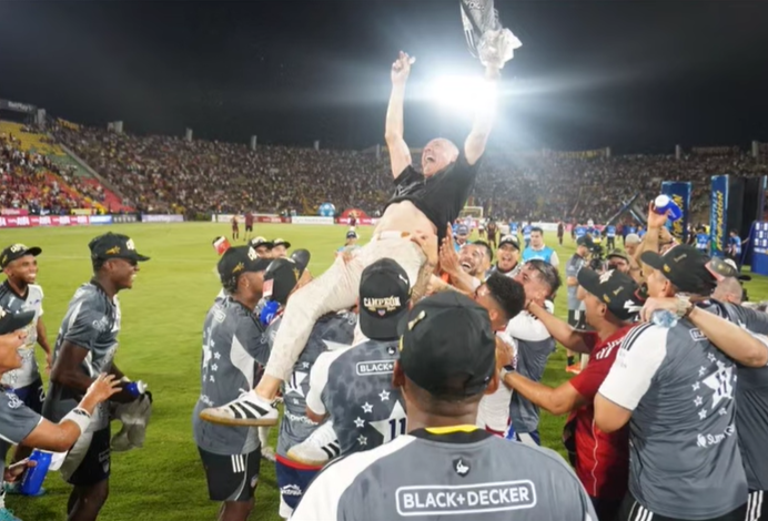 ¡Por fin! Alfredo Arias gana la Liga: le dio la 11 a Junior