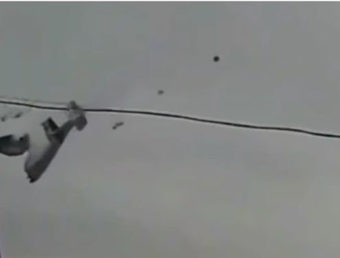 Avión militar ruso se parte en dos en pleno vuelo y deja siete muertos