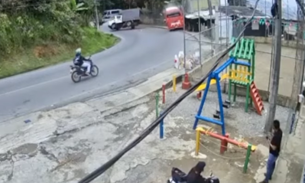 Nuevo accidente de tránsito en la vía a Santa Elena deja cinco personas lesionadas