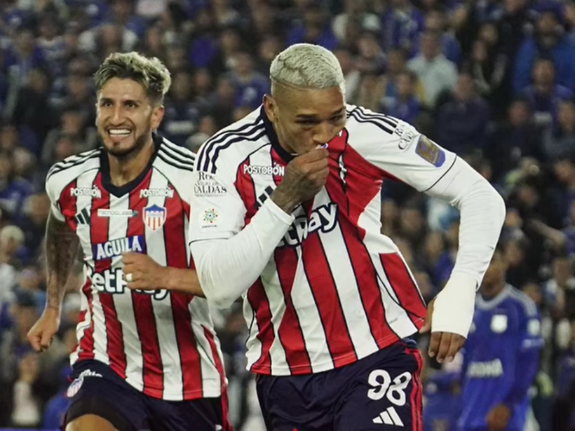 unior asaltó Bogotá y volvió a creer