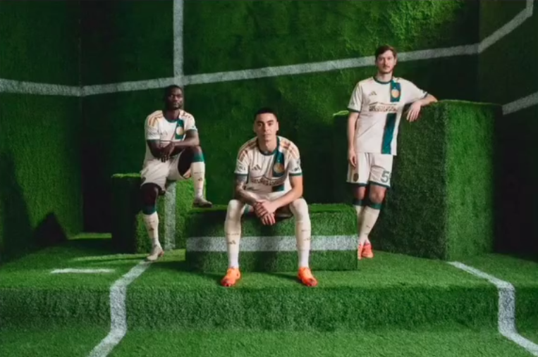 ATLANTA UNITED PRESENTA SU NUEVA CAMISETA VISITANTE INSPIRADA EN EL “ESPÍRITU DEL 96”