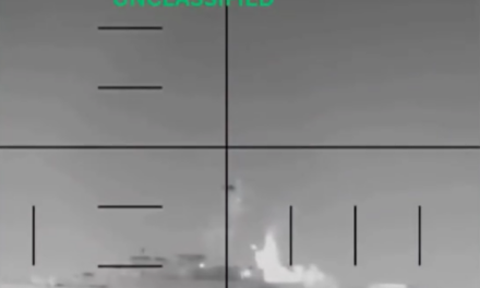  Submarino de EE.UU. hunde buque de guerra iraní en aguas internacionales