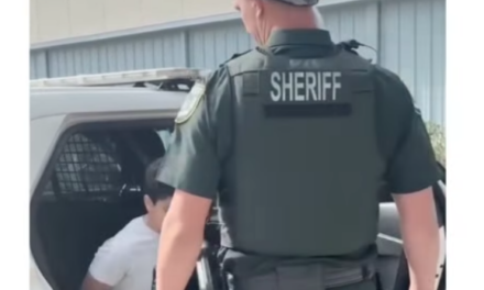 Niño de 10 años arrestado tras escribir “lista de personas que voy a matar” en su salón de clases