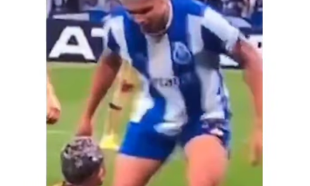 Reprochable: Escupió a su rival en