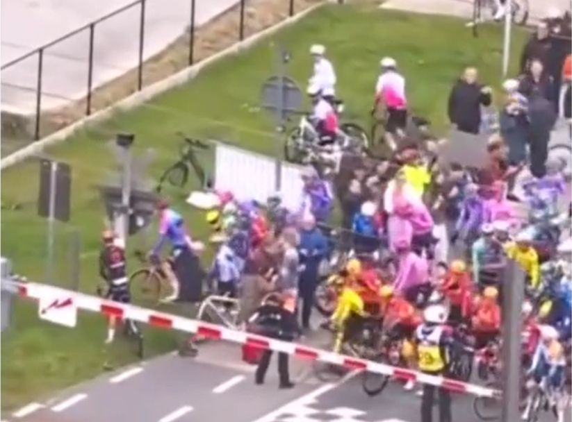 Pogačar no resperó pare de tren y ganó Tour de Flandes