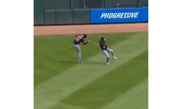 Momento de tensión en Detroit: Parker Meadows sale en carrito tras fuerte choque