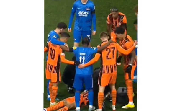 Momento de angustia en el Shakhtar vs AZ Alkmaar: Isaque dejó helado al estadio