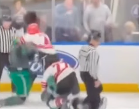 Peleas y emoción en el clásico solidario entre policías y bomberos de Nueva York