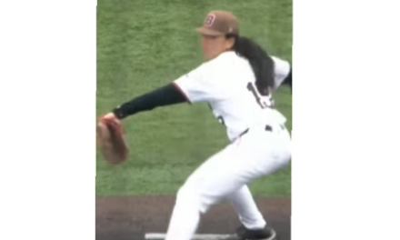 HISTÓRICO, UNA MUJER LANZÓ POR PRIMERA VEZ EN EL BEISBOL UNIVERSITARIO
