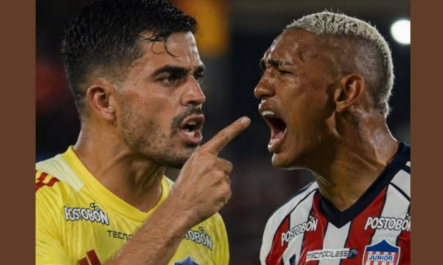EL VESTUARIO DE JUNIOR ESTÁ EN LLAMAS
